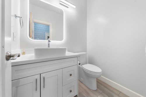 341 8Th Street E, North Vancouver, BC 