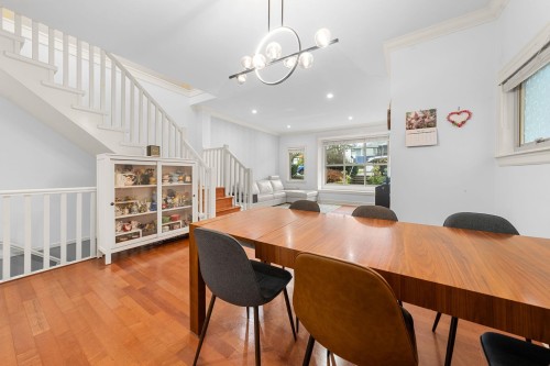 341 8Th Street E, North Vancouver, BC 