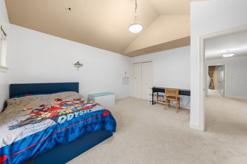 341 8Th Street E, North Vancouver, BC 