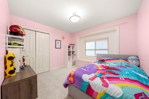 341 8Th Street E, North Vancouver, BC 