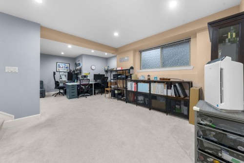 341 8Th Street E, North Vancouver, BC 