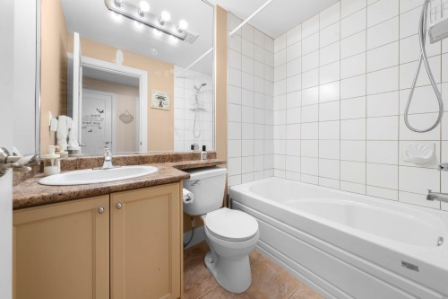 341 8Th Street E, North Vancouver, BC 