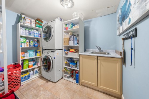 341 8Th Street E, North Vancouver, BC 