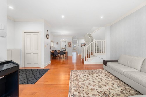 341 8Th Street E, North Vancouver, BC 