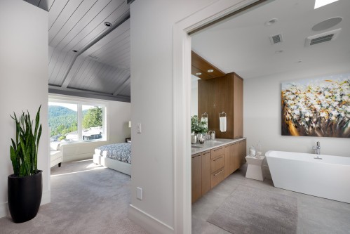 5260 Timberfeild Lane, West Vancouver, BC 