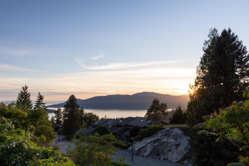 5260 Timberfeild Lane, West Vancouver, BC 