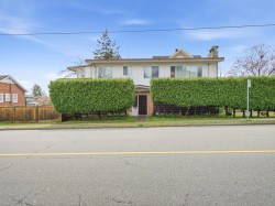 407 13th Street E North Vancouver, BC V7L 2M2