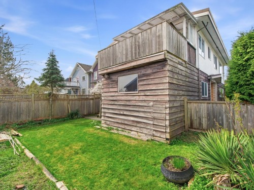 407 13Th Street E, North Vancouver, BC 