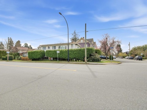 407 13Th Street E, North Vancouver, BC 