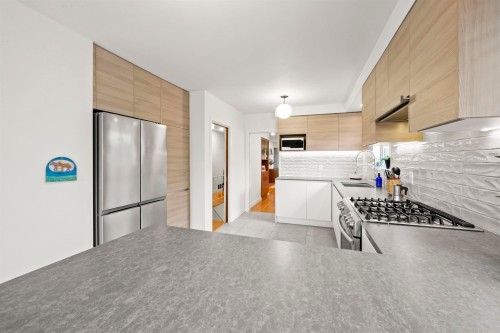75 Springer Avenue, Burnaby, BC 