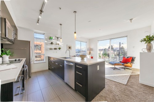 206-3333 Main Street  Vancouver, BC V5V 3M8