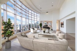 PH1-1500 Alberni Street  Vancouver, BC V6G 3C9