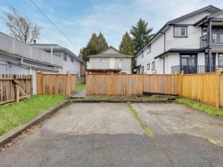 4168 Parker Street  Burnaby, BC V5C 3C1