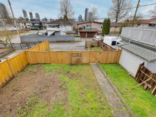 4168 Parker Street, Burnaby, BC 