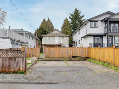4168 Parker Street, Burnaby, BC 