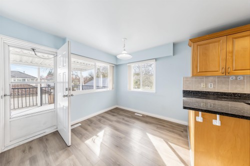 3206 Adanac Street, Vancouver, BC 