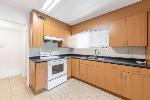 3206 Adanac Street, Vancouver, BC 