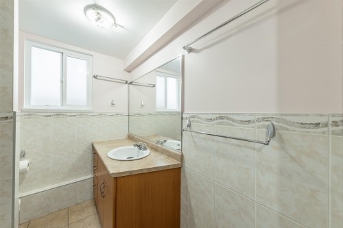 3206 Adanac Street, Vancouver, BC 