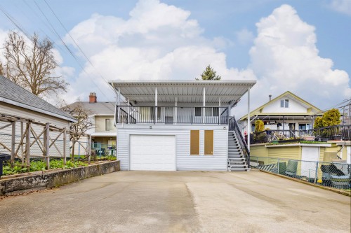 3206 Adanac Street, Vancouver, BC 