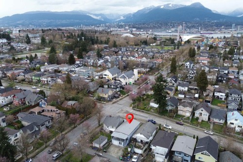 3206 Adanac Street, Vancouver, BC 