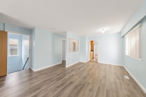 3206 Adanac Street, Vancouver, BC 