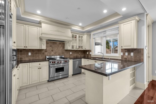 4009 11Th Avenue W, Vancouver, BC 