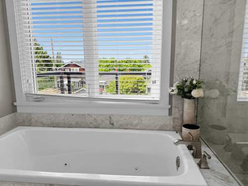 4009 11Th Avenue W, Vancouver, BC 