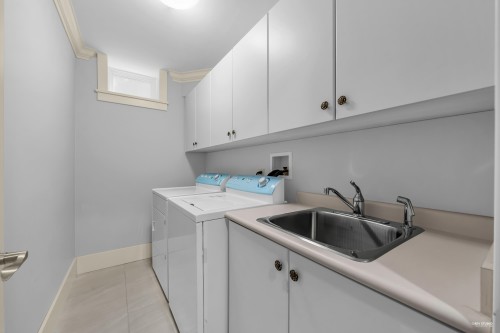 4009 11Th Avenue W, Vancouver, BC 