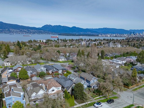 4009 11Th Avenue W, Vancouver, BC 