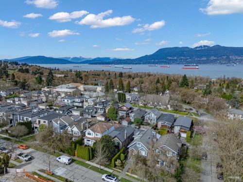 4009 11Th Avenue W, Vancouver, BC 