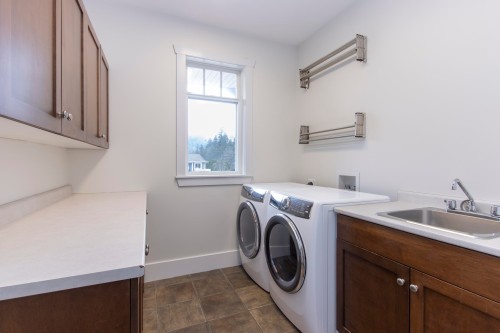 1003 Ash Place, Squamish, BC 