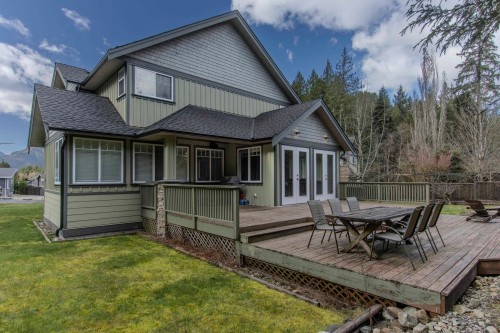 1003 Ash Place, Squamish, BC 