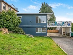 4862 Oxford Street Burnaby, BC V5C 1E8