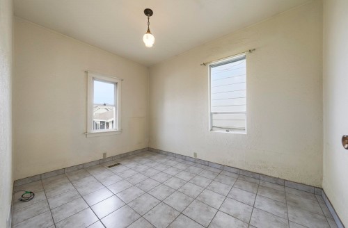 3521 Triumph Street, Vancouver, BC 