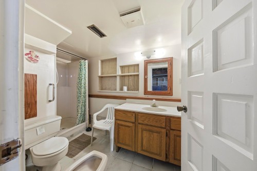 3521 Triumph Street, Vancouver, BC 