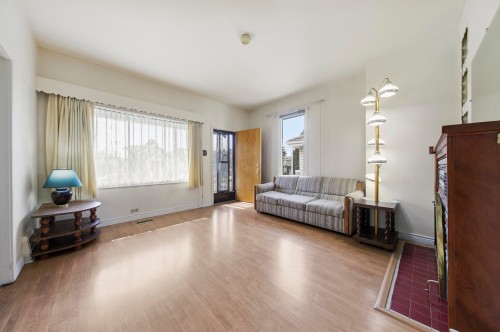 3521 Triumph Street, Vancouver, BC 