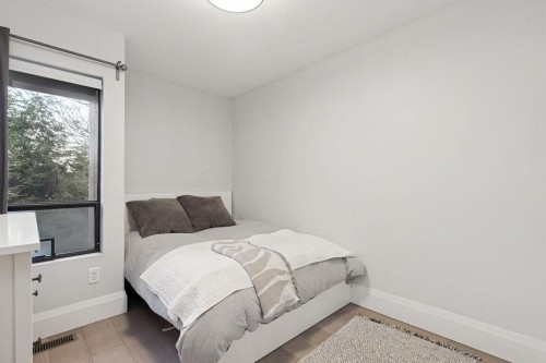 4308 Yew Street, Vancouver, BC 