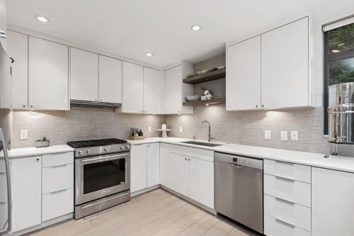 4308 Yew Street, Vancouver, BC 