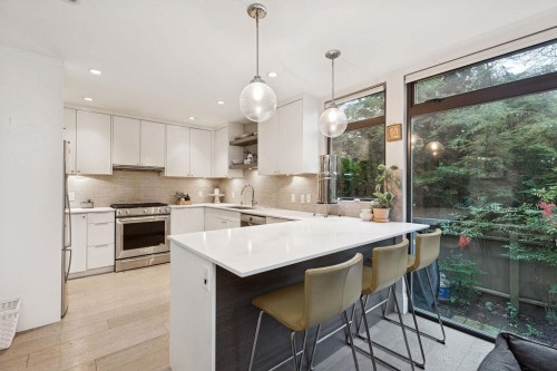 4308 Yew Street, Vancouver, BC 