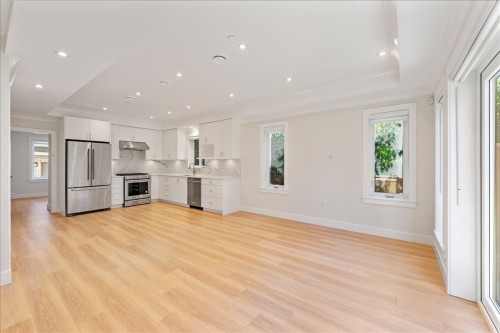 4852 Slocan Street, Vancouver, BC 