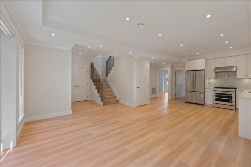 4852 Slocan Street, Vancouver, BC 