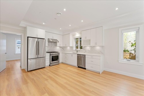 4852 Slocan Street, Vancouver, BC 