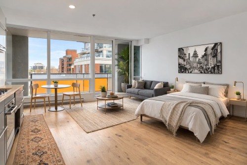 710-718 Main Street  Vancouver, BC V6A 0B1