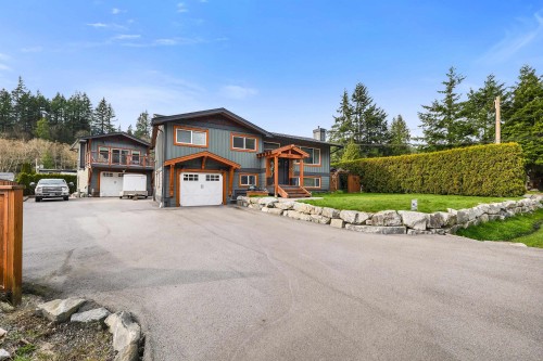 38101 Chestnut Avenue  Squamish, BC V8B 0X6