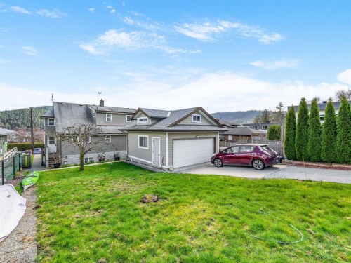 351 Beachview Drive, North Vancouver, BC 