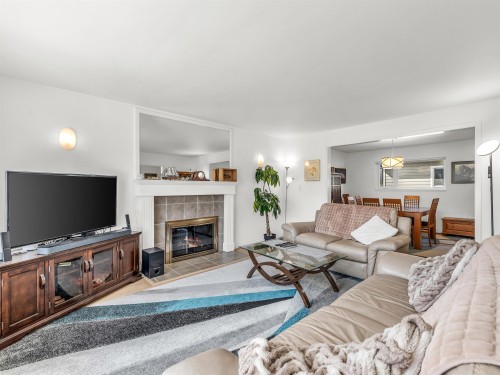 351 Beachview Drive, North Vancouver, BC 