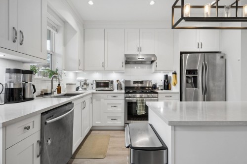 4382 Perry Street, Vancouver, BC 