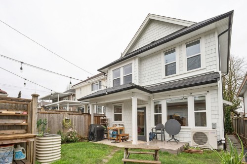 4382 Perry Street, Vancouver, BC 