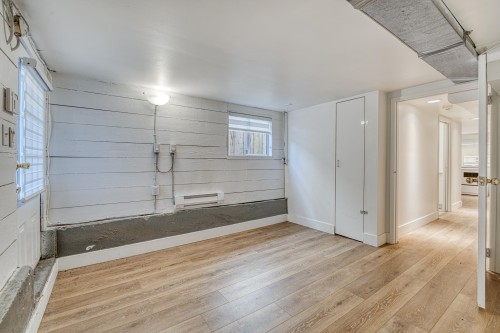 4377 12Th Avenue W, Vancouver, BC 