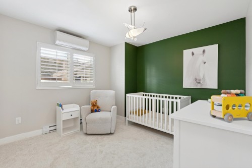 205 18Th Street E, North Vancouver, BC 